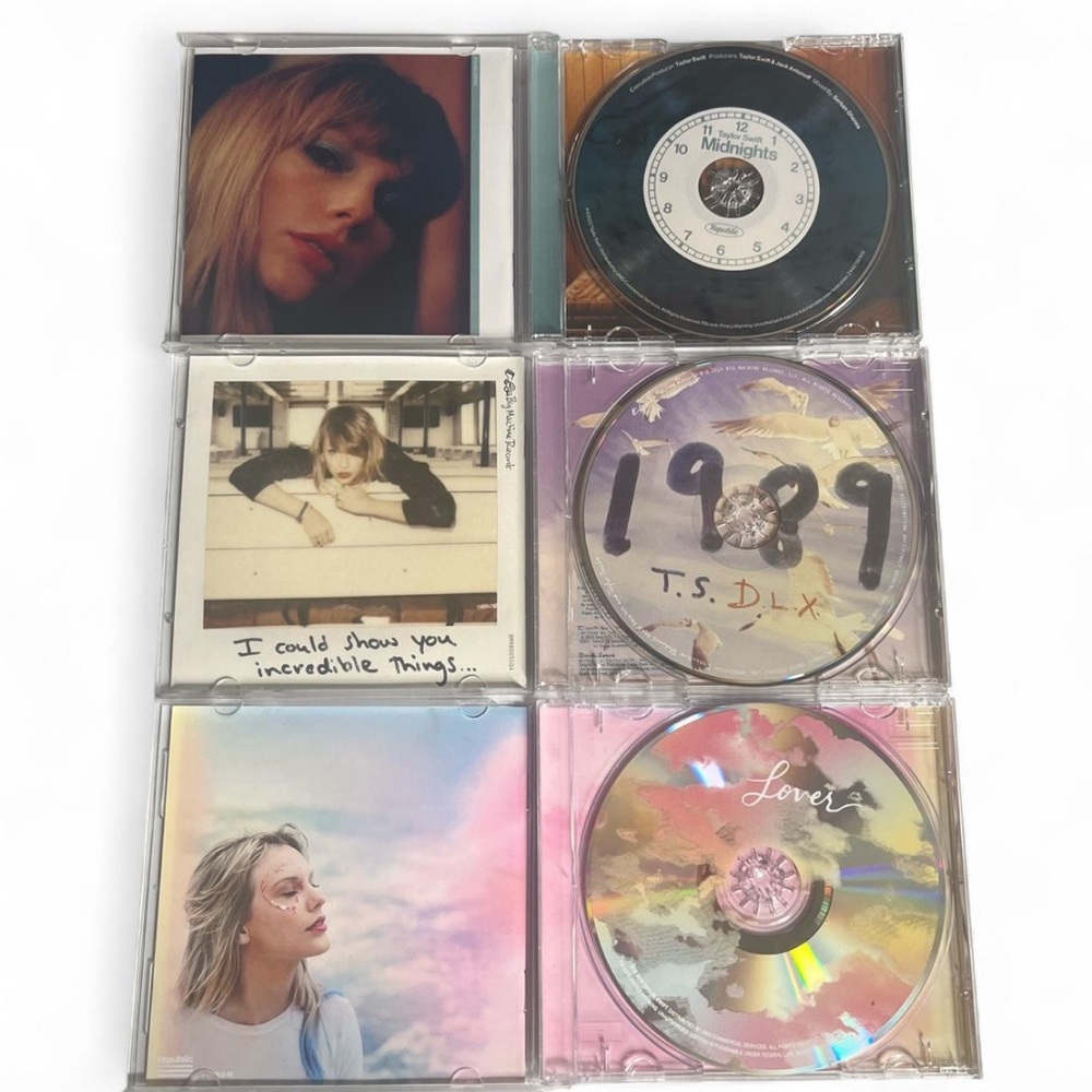 Taylor Swift CD Bundle - Picture 2 of 3